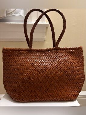 DRAGON DIFFUSION Grace Basket Small Tote Bag in Brown